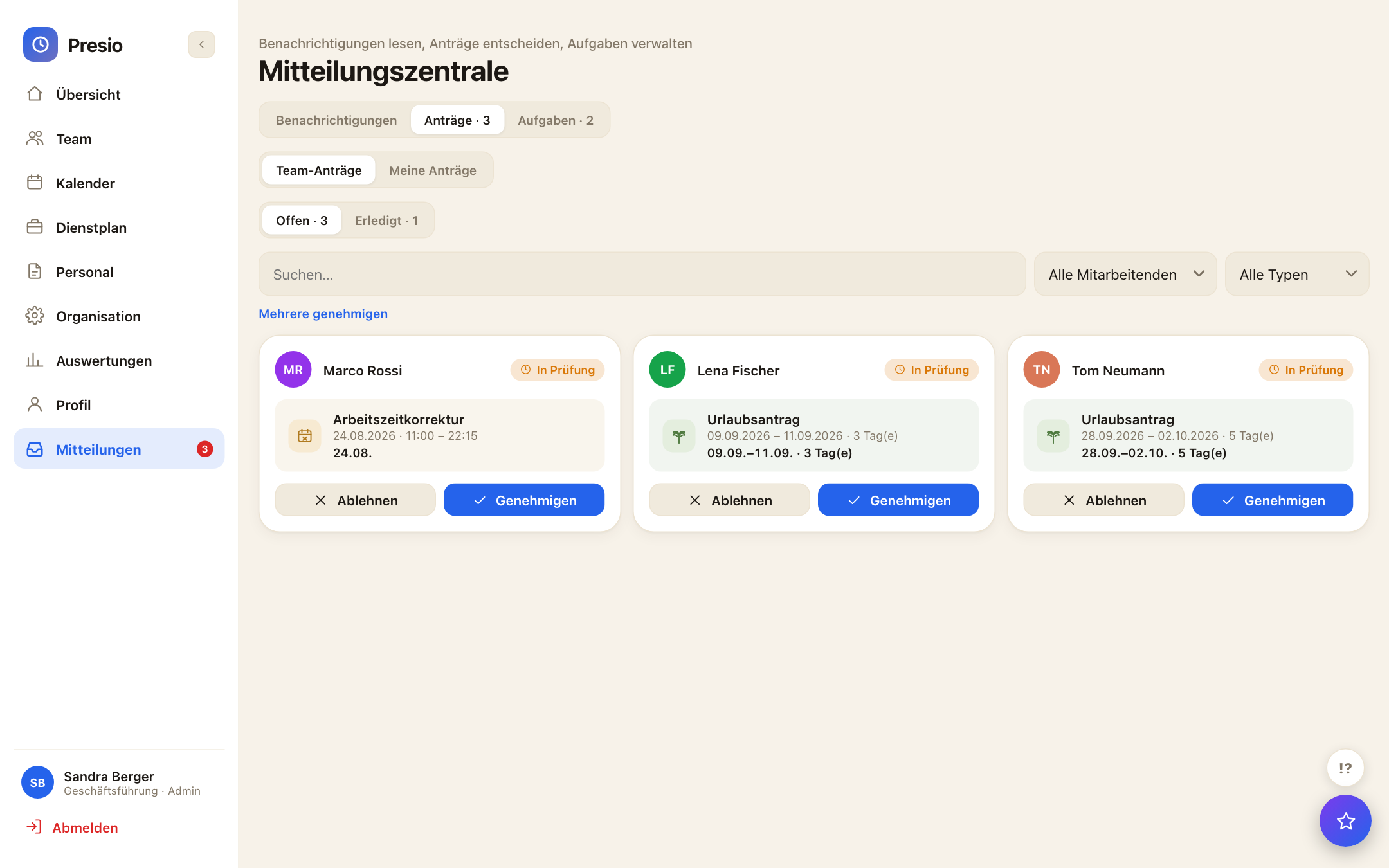 Mitteilungszentrale mit offenen Anträgen und Genehmigen-Knöpfen
